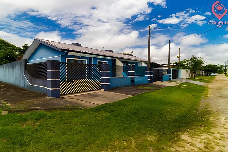 Casa com Piscina - Bal. Solimar