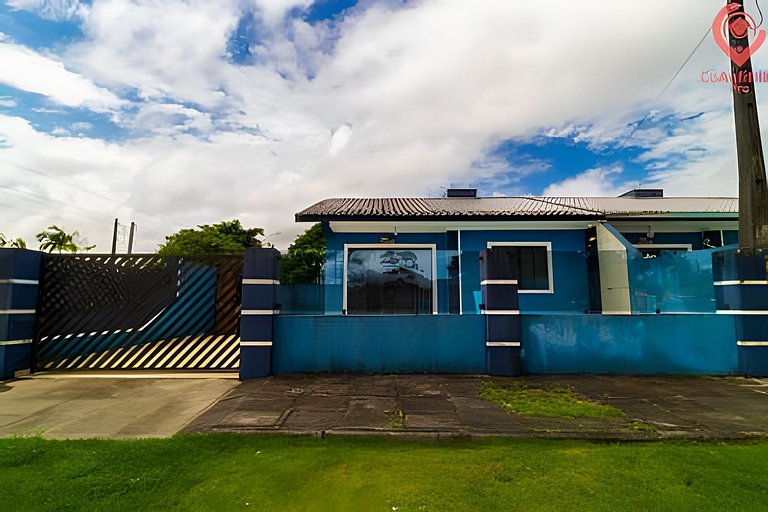 Casa com Piscina - Bal. Solimar